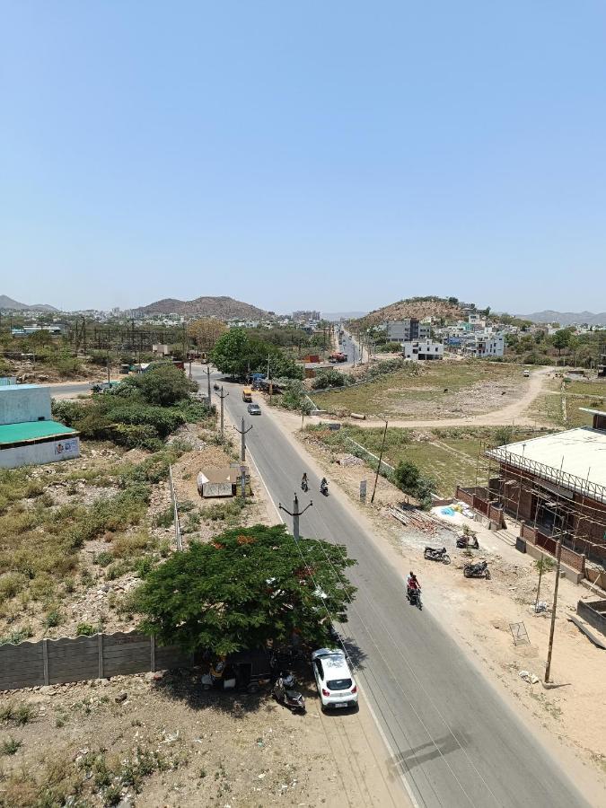 Hotel Laakhan By Ghumo Udaipur Bagian luar foto