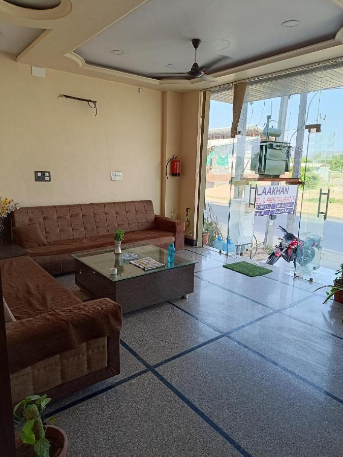 Hotel Laakhan By Ghumo Udaipur Bagian luar foto