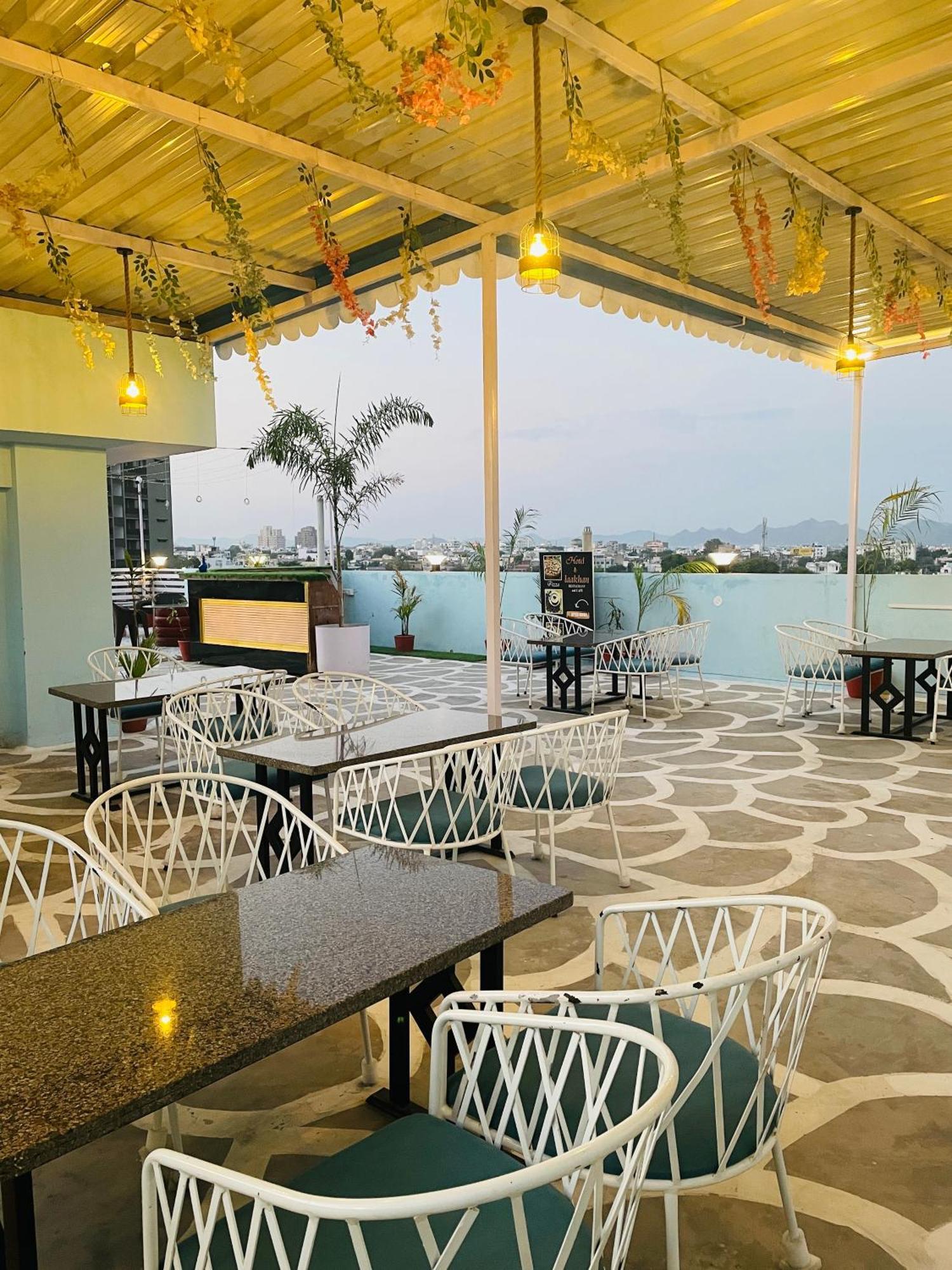 Hotel Laakhan By Ghumo Udaipur Bagian luar foto